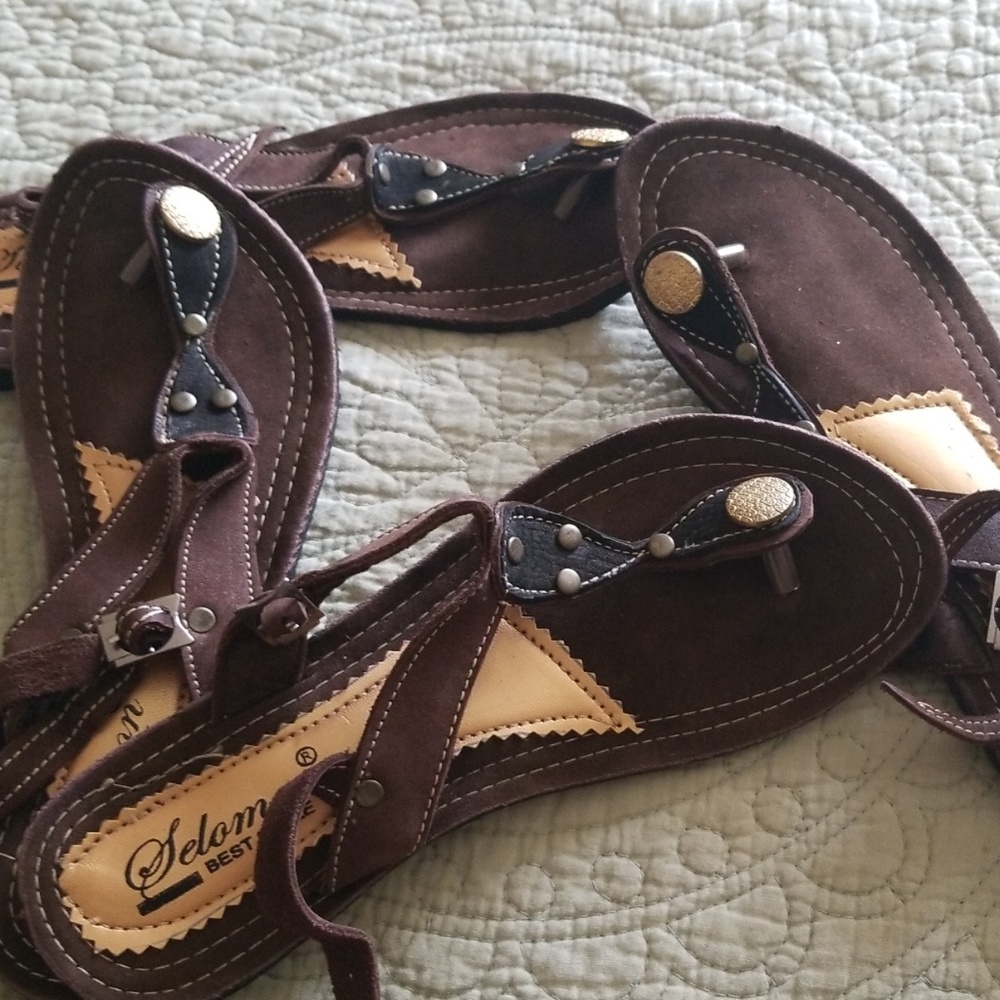 Shoes - Picture 4 of 4